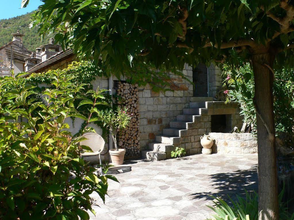 Ermitage De Peyreleau Bed & Breakfast Ngoại thất bức ảnh