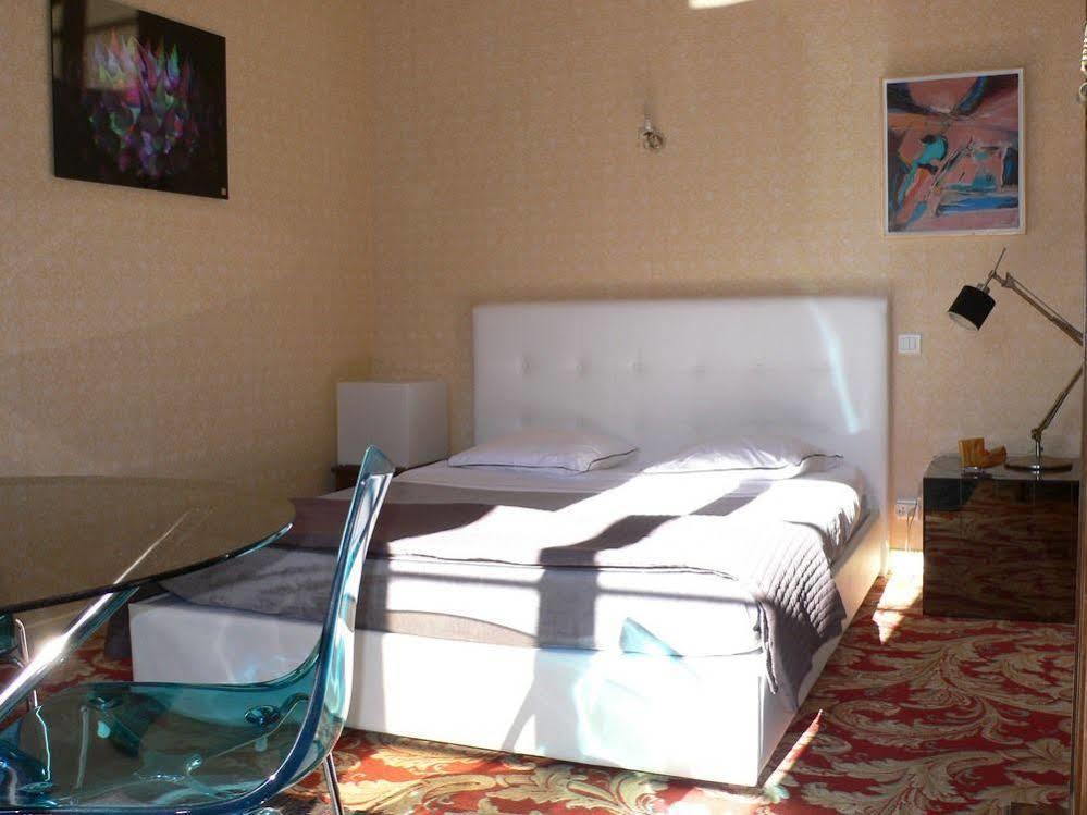 Ermitage De Peyreleau Bed & Breakfast Ngoại thất bức ảnh